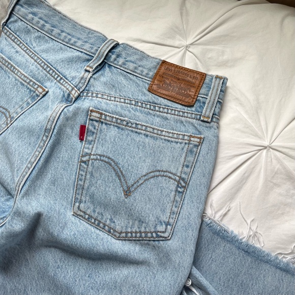 Levi's Denim - [SOLD] Levi’s Wedgie Straight High-Rise Lightwash Jean